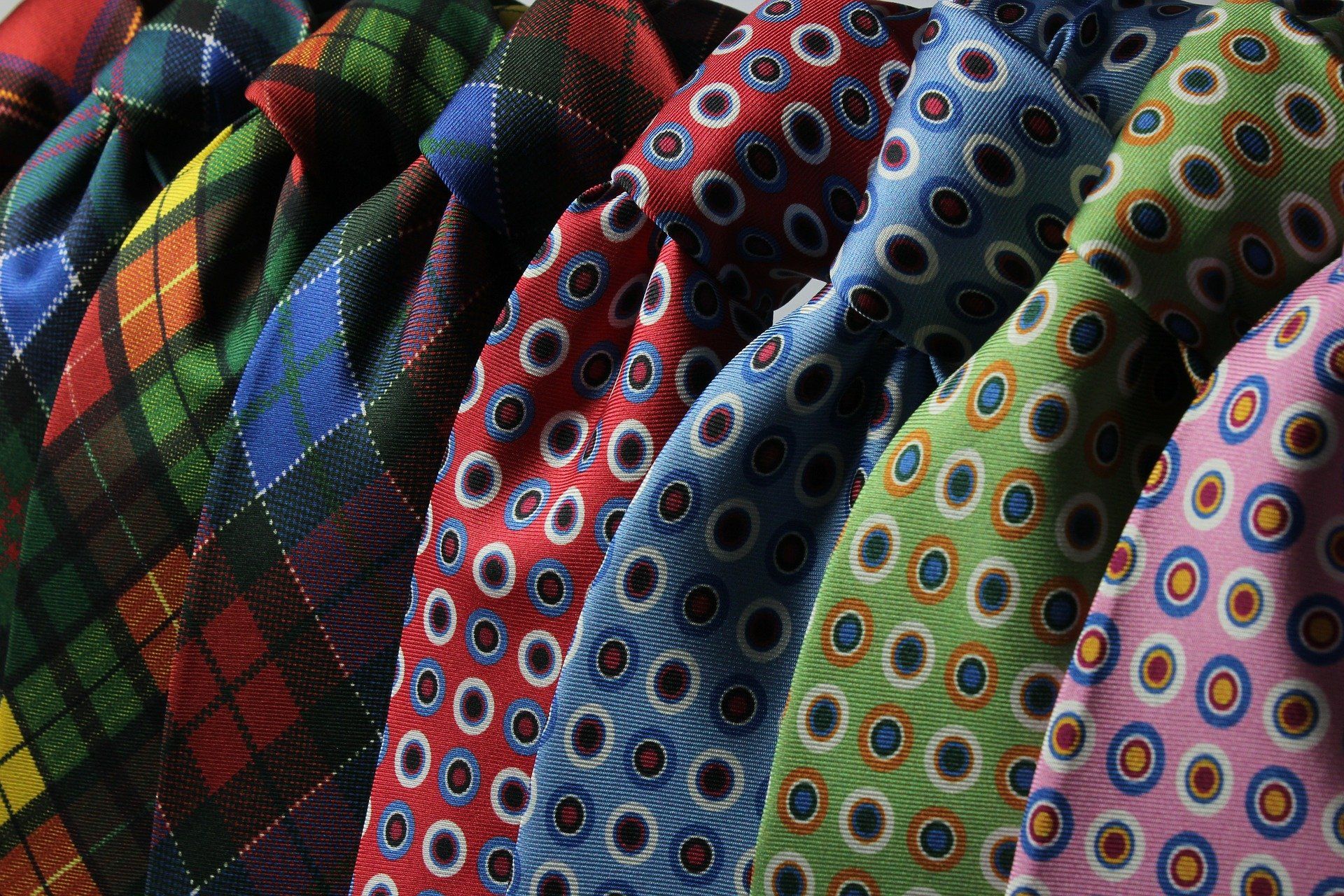 El uso de corbatas divertidas según Corbatas.pro