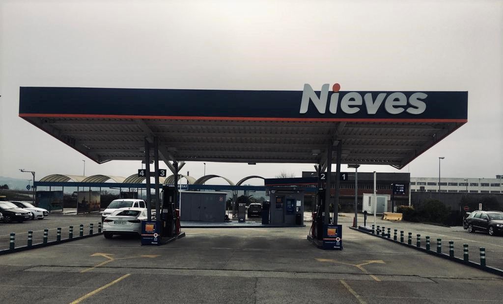 Foto de Nueva Estación de Servicio Nieves Esparreguera Camí Ral