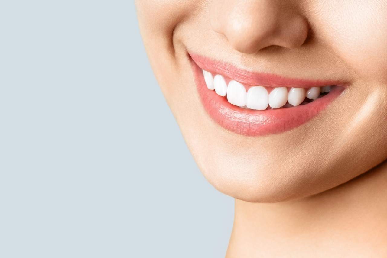Curso de blanqueamiento dental ofrecido por Helident Training Center