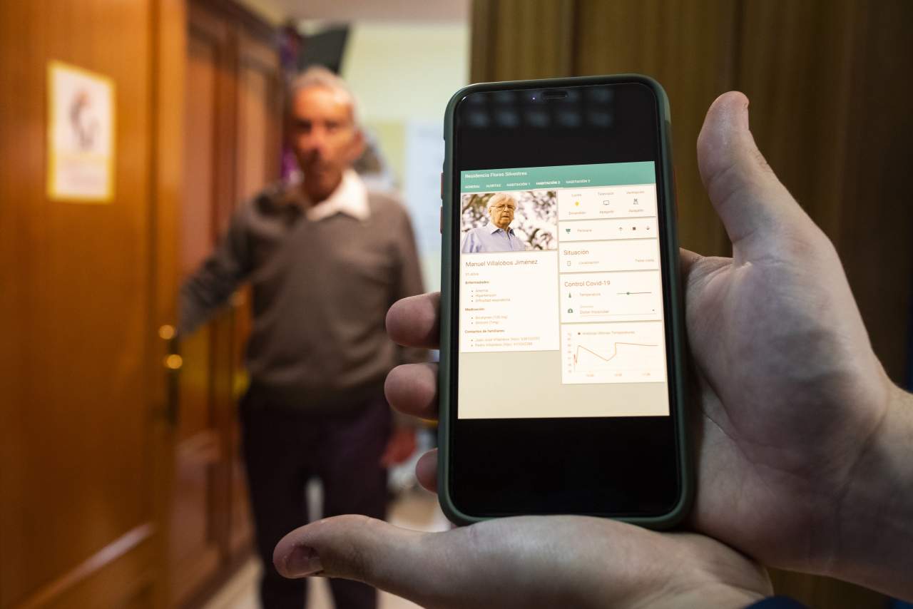 Indotem: dos emprendedores españoles crean una teleasistencia para garantizar la seguridad no invasiva de los más mayores