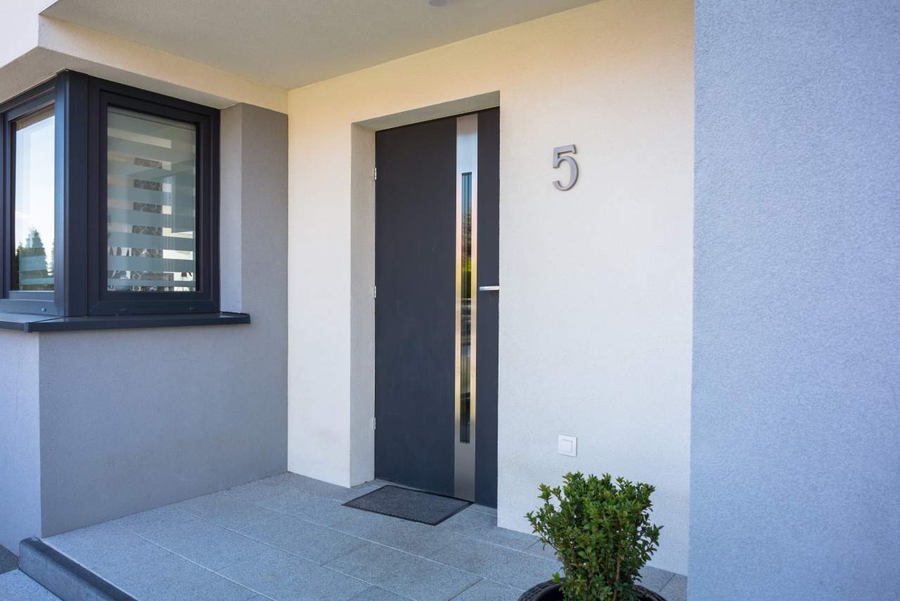 ¿Es mejor una puerta blindada o puerta acorazada para casa?