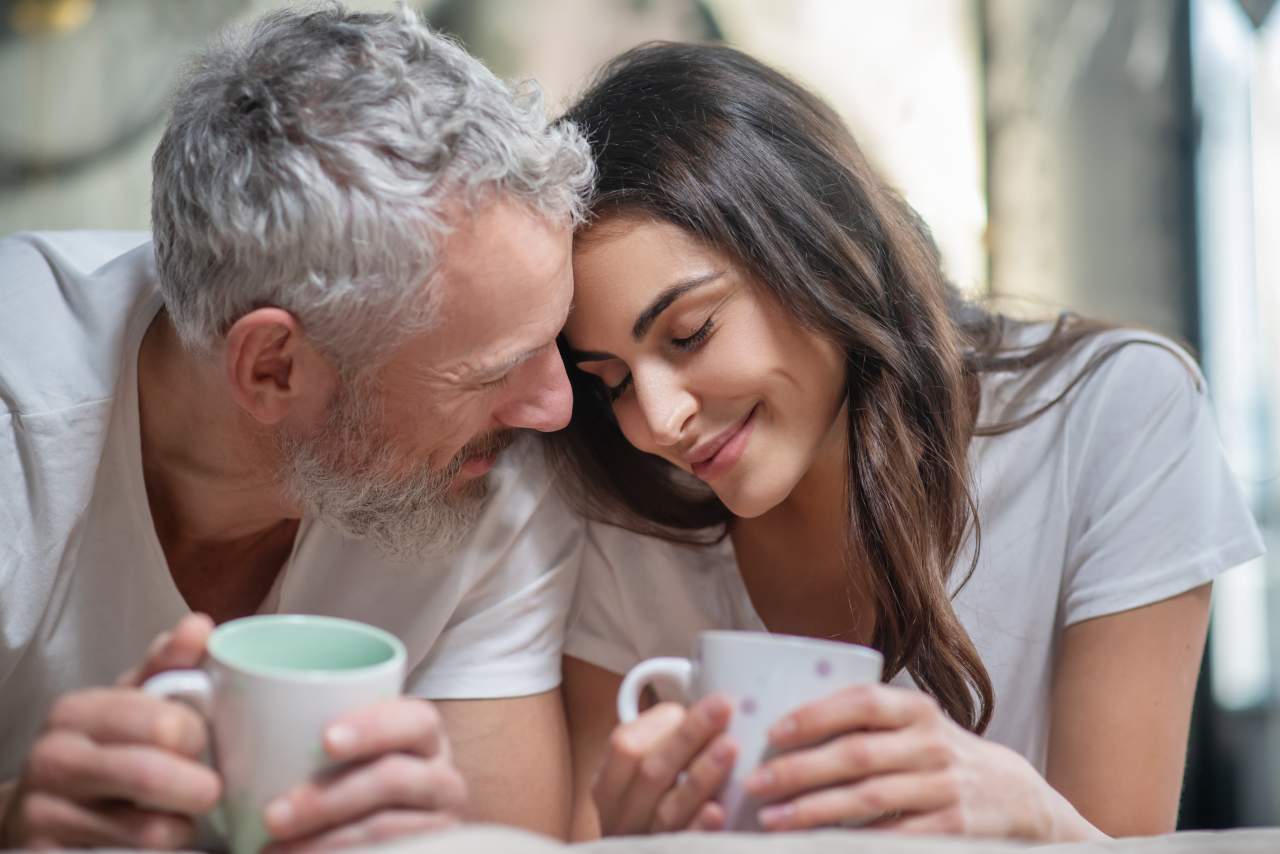 UNITI: la empresa que lucha contra la soledad no deseada en España, encontrando pareja a aquellos que así lo quieren