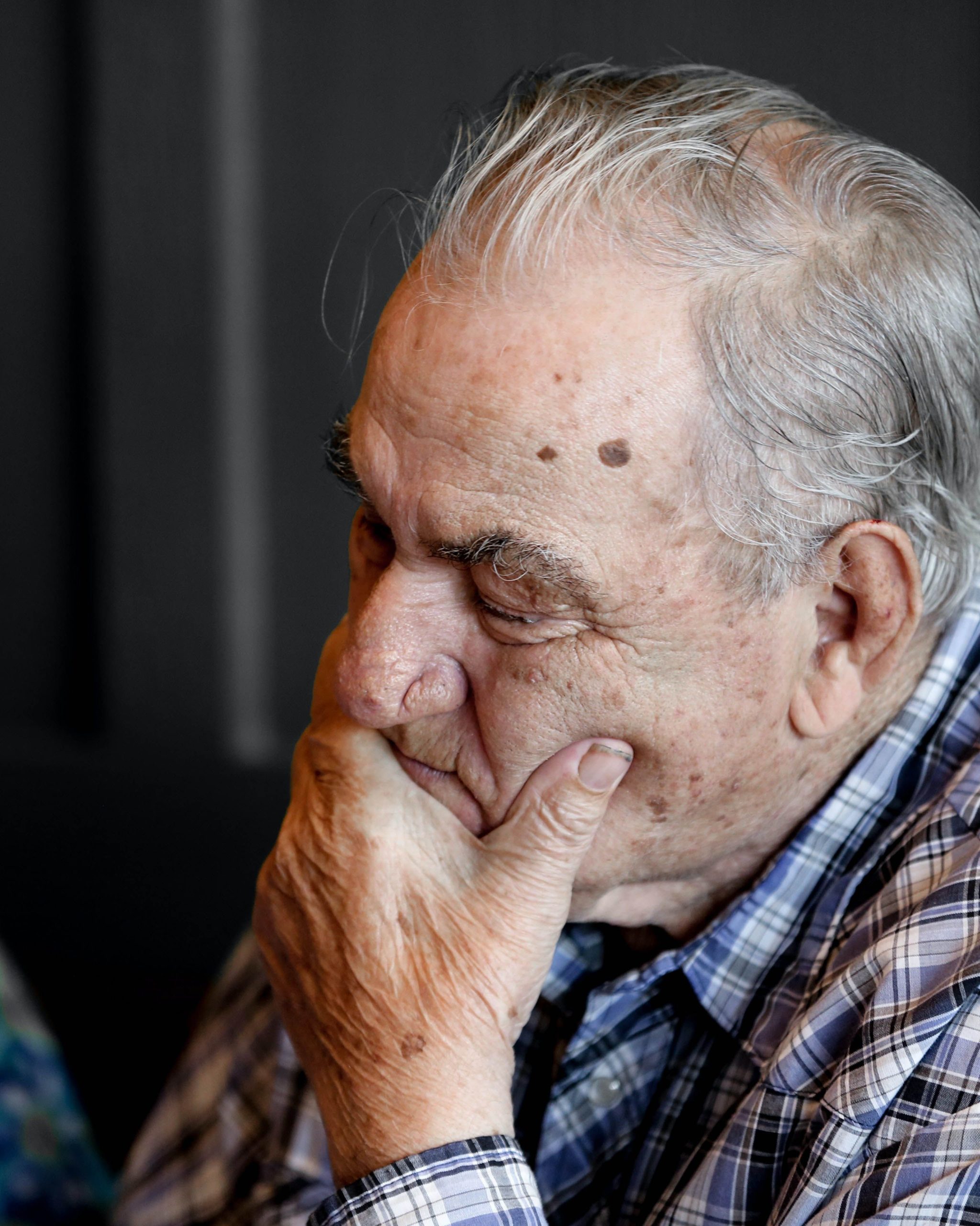 Guía de miResi para tratar a una persona con Alzheimer