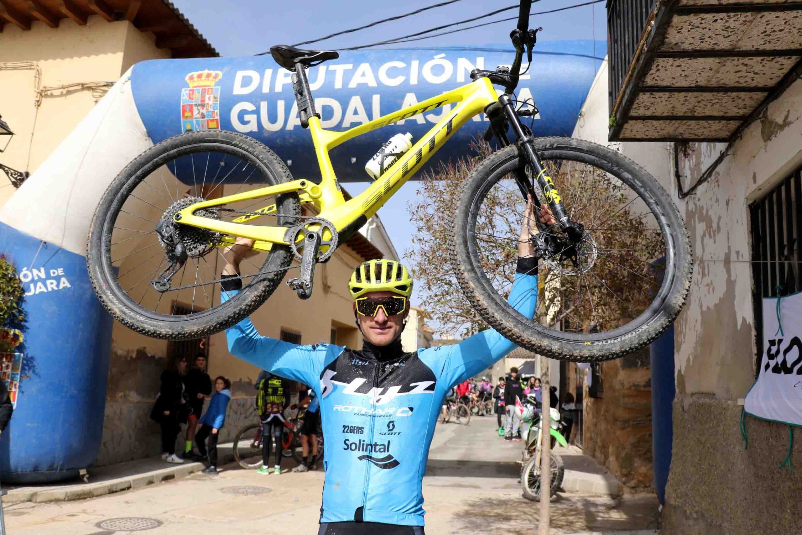 Juan Ignacio Pérez y Beatriz Martínez se imponen en la Gárgoles Bike Race