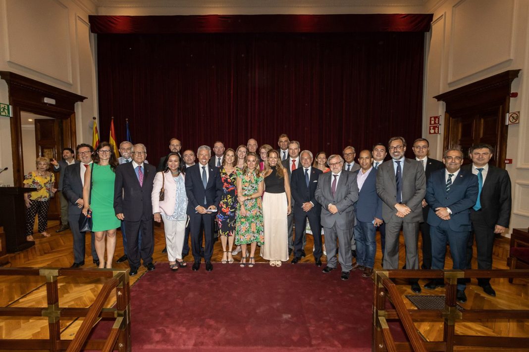 Foto de Foto de familia del nuevo Comité Ejecutivo del  Cuerpo