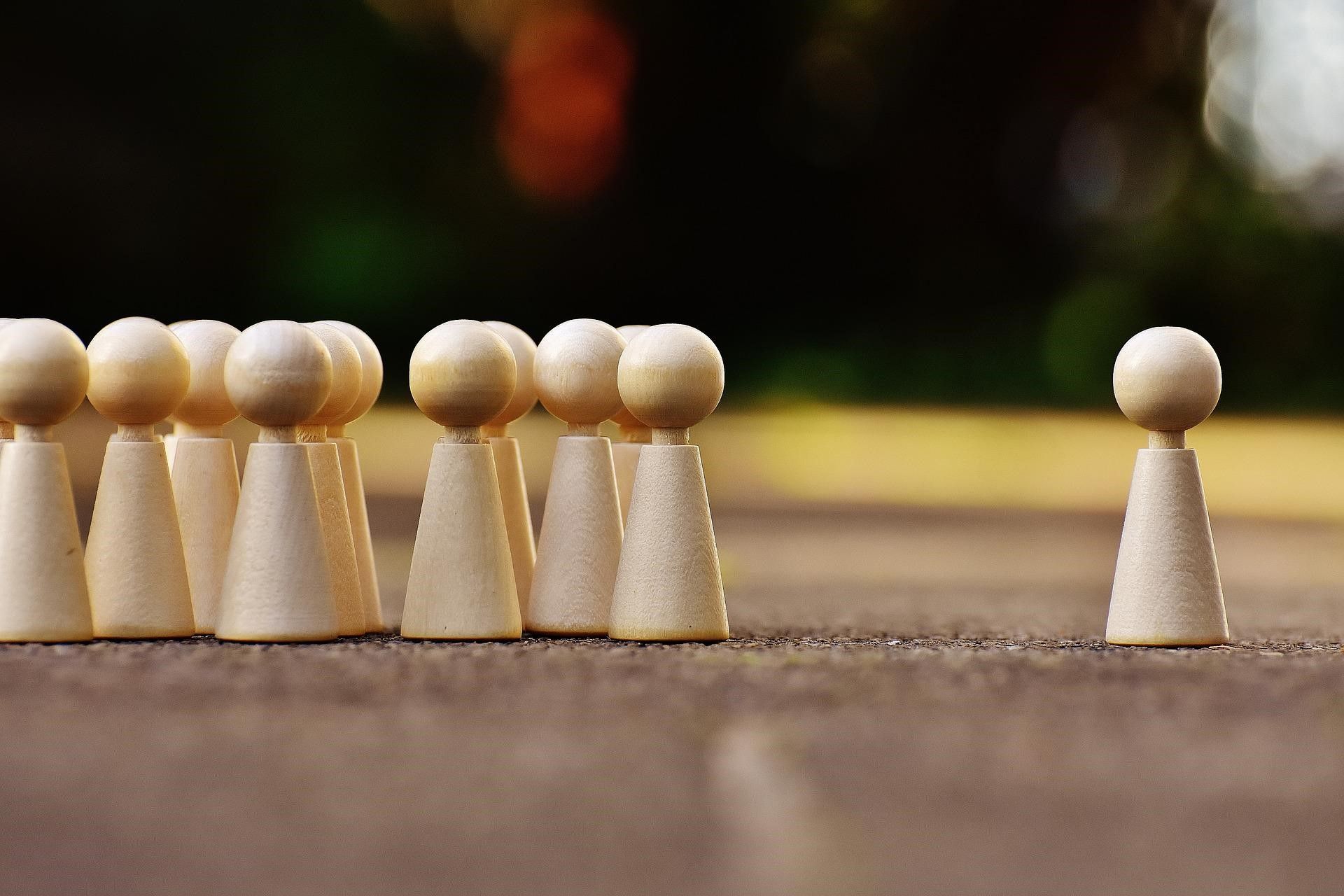 mediakia.com: Pros y contras de comprar seguidores de Facebook