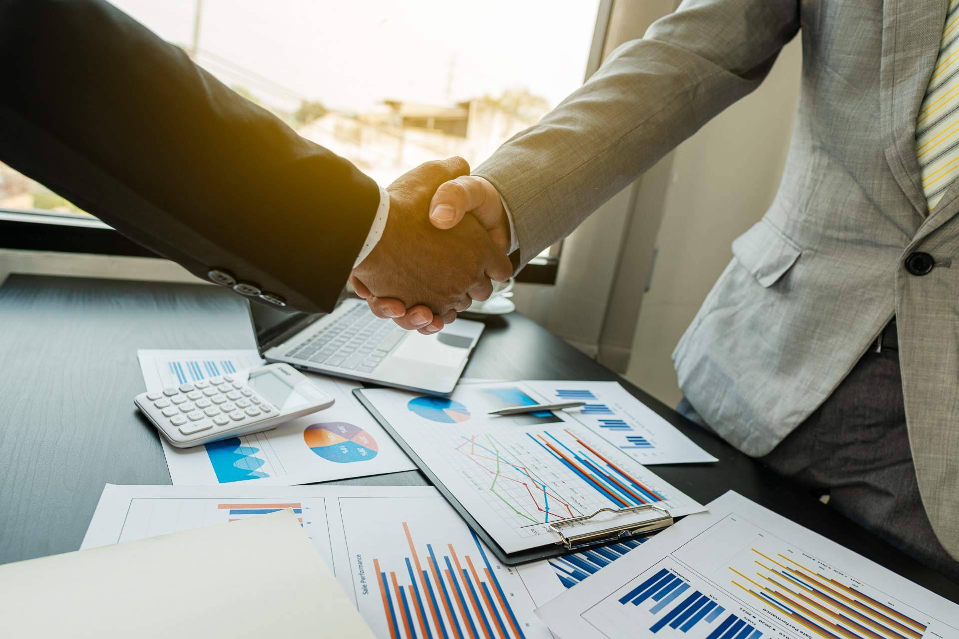 Evitar estafas y hacer una inversión segura con Monestro