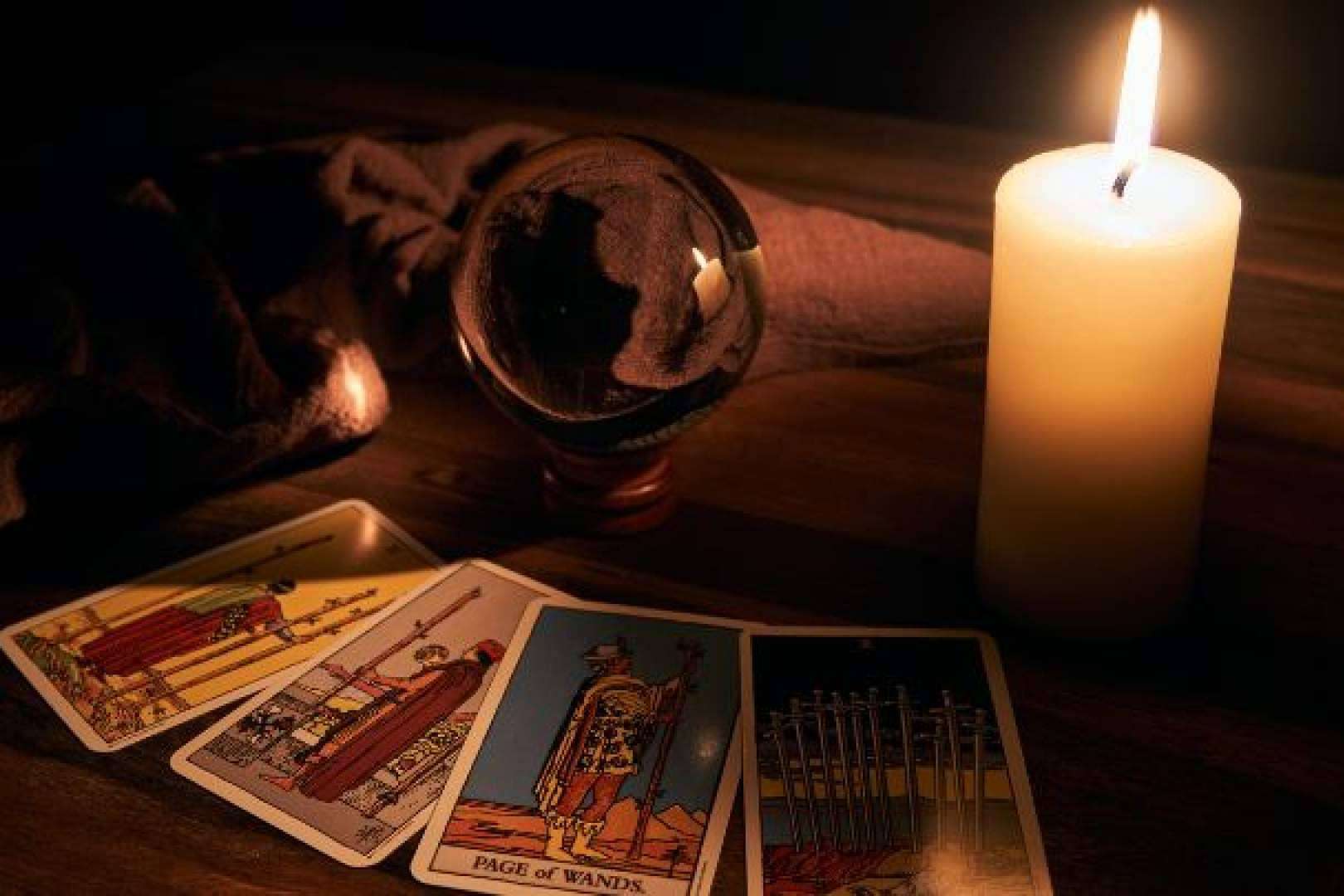 La forma de elegir un buen tarotista online, por Tarot Gitano