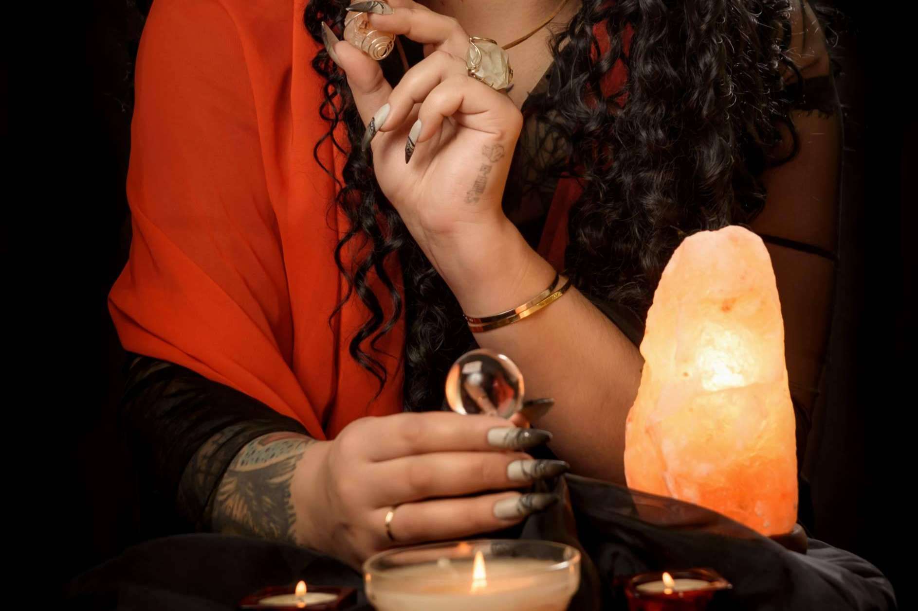 Dama Mágica, consulta de tarot gratuita de 9 a 10 horas de la noche