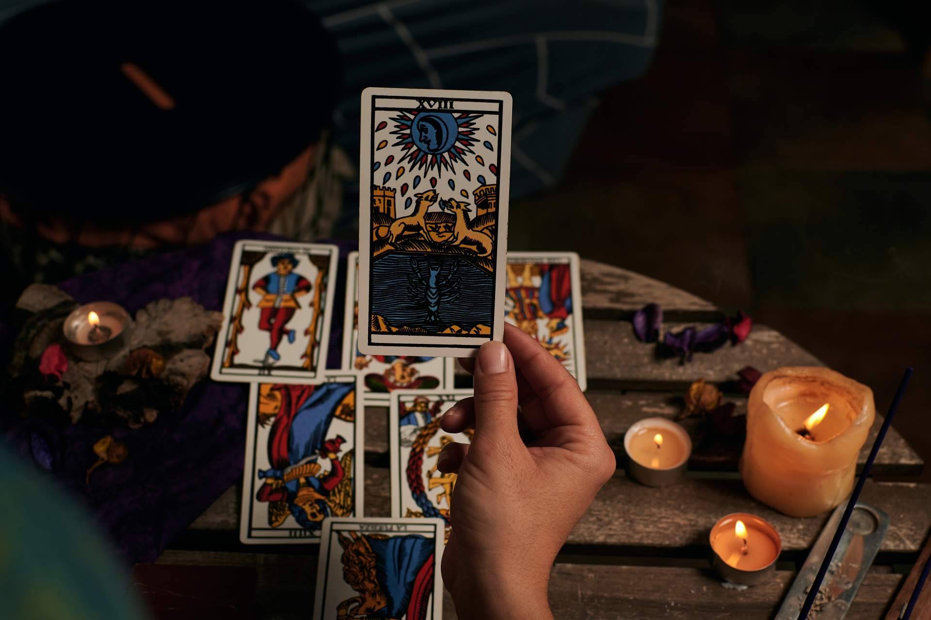 Servicios de tarot sinceros y honestos con Vidente Xavi